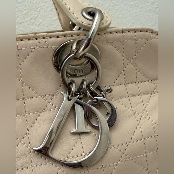 DIOR Quilted Horizontal Leather Handbag - Picture 4 of 14